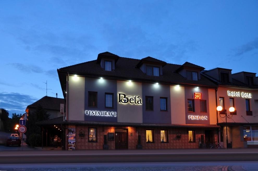 Hotel Beta ブゼネツ エクステリア 写真